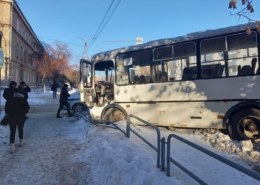 В Челябинске водителя ПАЗика, который насмерть сбил пенсионерку на пешеходном переходе, отправили в СИЗО.