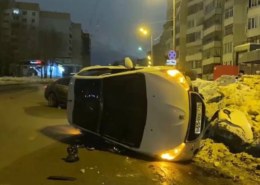 В Казани опрокинулась машина с двумя детьми