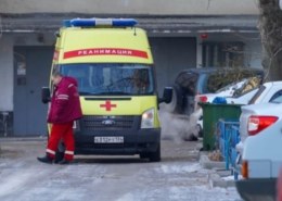 Сбитую во дворе больницы №25 волгоградку спасают нейрохирурги!