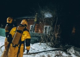 В Омске рано утром горел барак со спящими жильцами