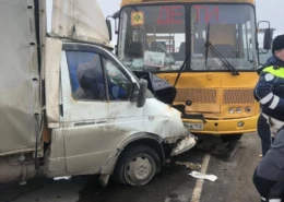 Автобус с детьми попал в ДТП в Нижегородской области.