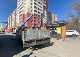 В Челябинске в микрорайоне Чурилово демонтировали незаконные ларьки