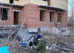 Следователями возбуждено уголовное дело по факту гибели ребенка на территории заброшенного долгостроя.