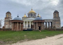 Брянские заключенные очистили территорию усадьбы Завадовского