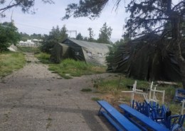 Военные разбили палатки у подножия Мамаева кургана в Волгограде