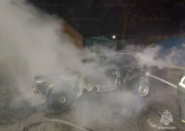 В Брянске ночью сгорела легковушка