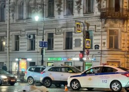 В центре Петербурге женщина пошла на красный и погибла