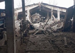 В селе Надежевка Краснояружского района в результате обстрела повреждено фермерское хозяйство