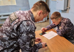 В городе Салават прошел турнир среди сотрудников вневедомственной охраны Росгвардии по разборке и сборке табельного оружия