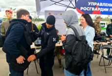 В Казани представители Росгвардии развернули экспозицию на ярмарке трудоустройства